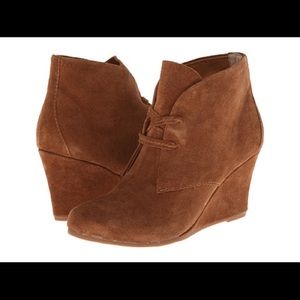 Dolce Vita Pellie Brown Suede Women’s Lace-up Boot